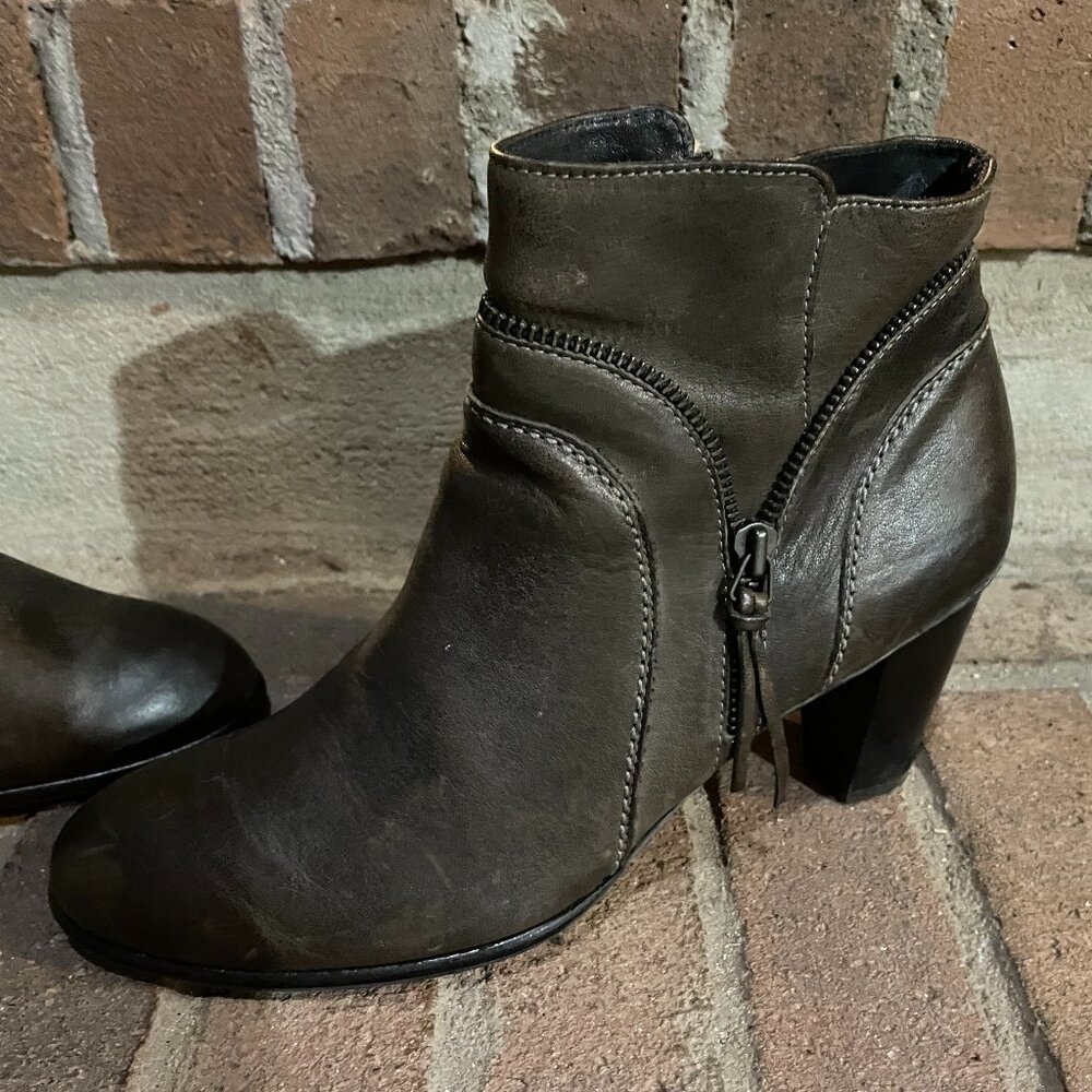 Like New Paul Green Taupe Gray Leather Boots Size 9